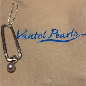 Vantel Pearl necklace